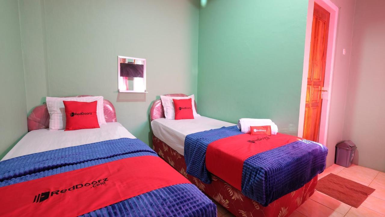 RedDoorz near Mangrove Forest Kupang Kupang  Zewnętrze zdjęcie